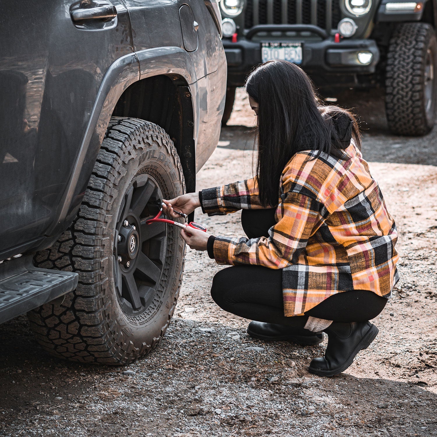FREEDOM SELF-CONTAINED EZ-RAPID TIRE DEFLATION TOOL WITH GAUGE