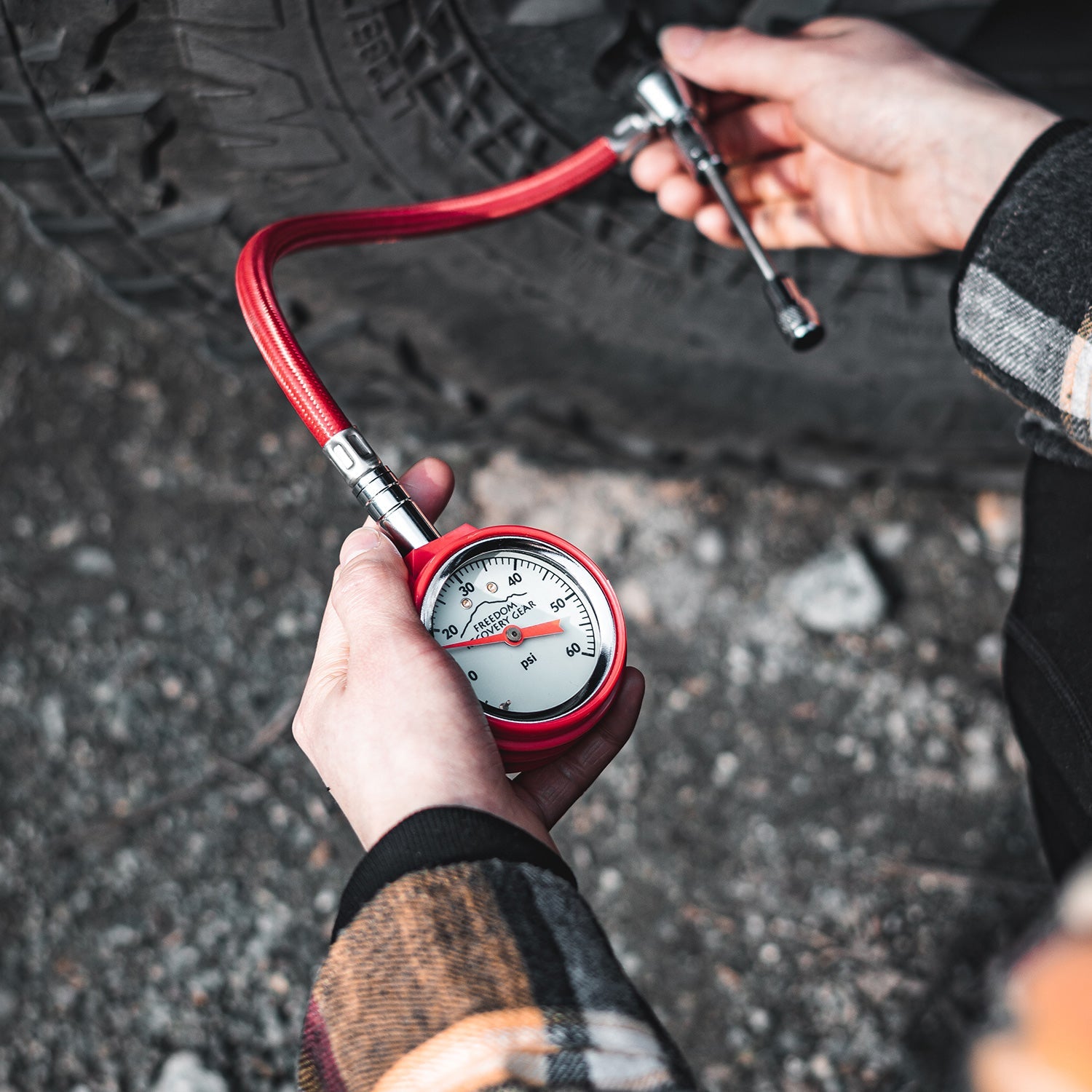 FREEDOM SELF-CONTAINED EZ-RAPID TIRE DEFLATION TOOL WITH GAUGE